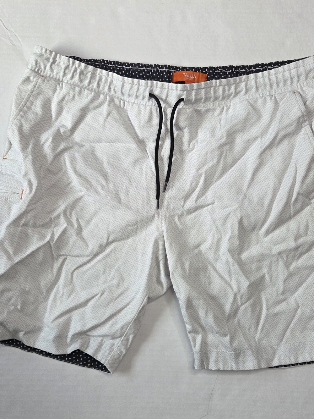 TALLIA Sporty White Hints Of GreyShort with Black Drawstring and Navy Dot Lining